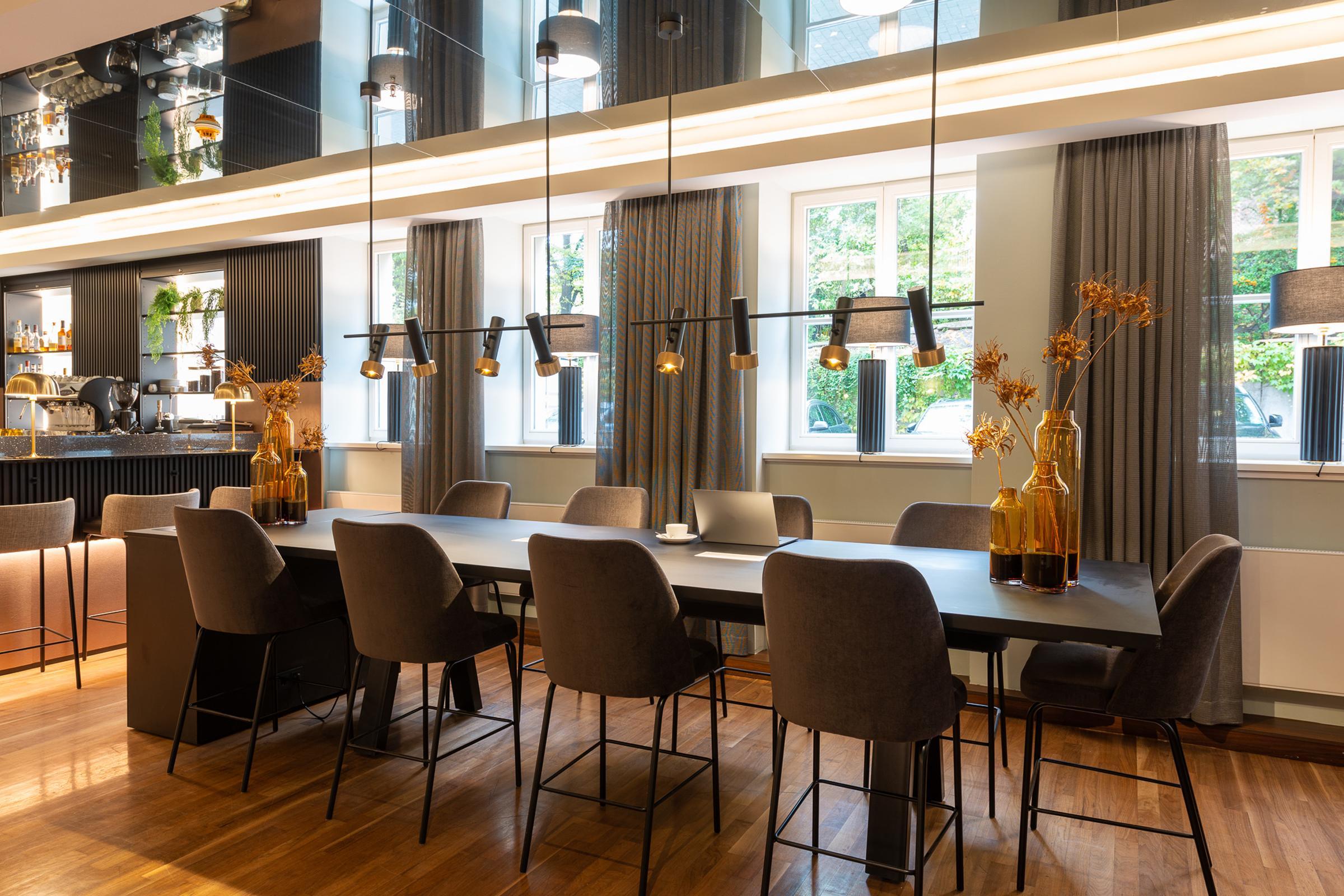 Hotel Leonardo Royal Alexanderplatz 4*