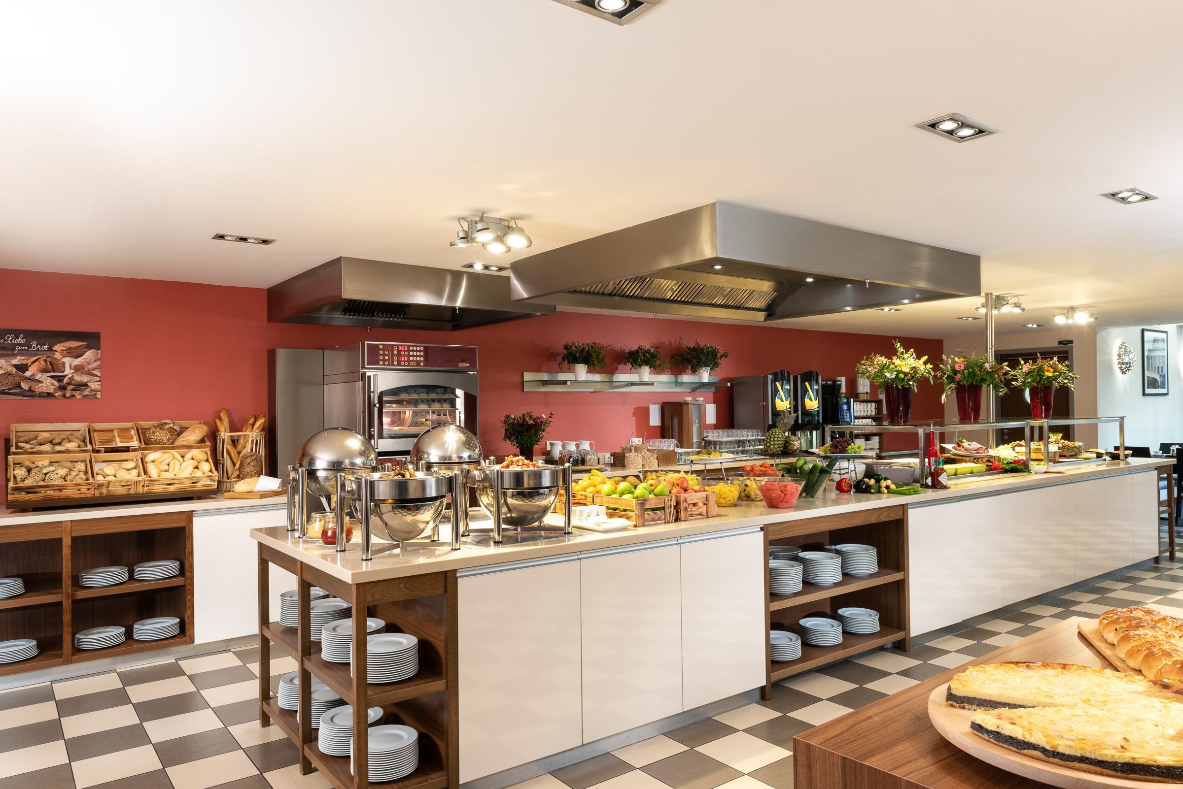 Hotel Leonardo Royal Alexanderplatz 4*